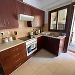 Gold Mountain House Дом отдыха *