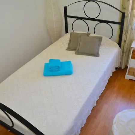 Gold Mountain House بيت للعطل Moutoullas