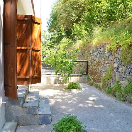 بيت للعطل Gold Mountain House