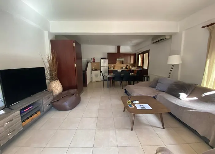 Gold Mountain House Μουτουλλάς